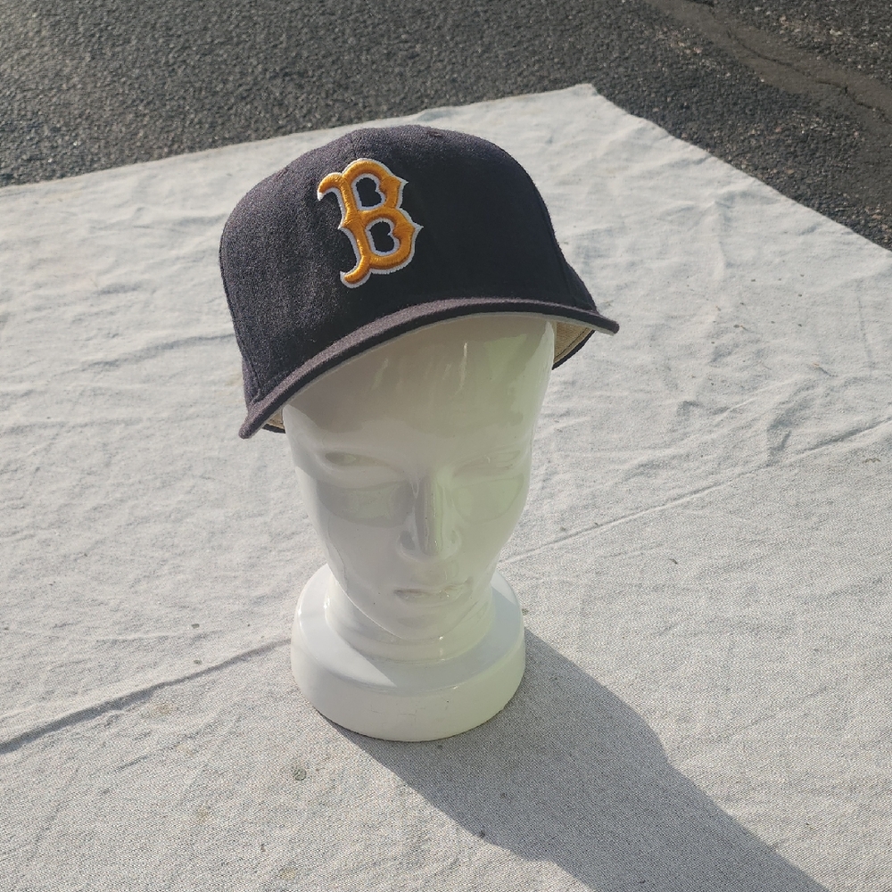 Vtg 90's Made In USA New Era Navy 59FIFTY 7 3/8 Fitted Cap Boston RedSox/UCLA?..